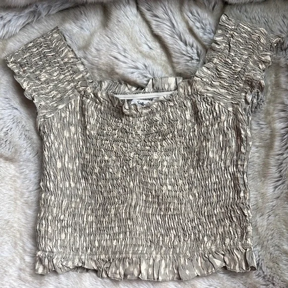 Smocked Top with Ruffled Edges - Picture 4 of 7